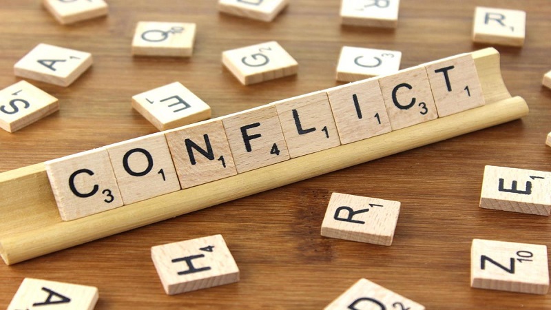 https://academie71.nl/wp-content/uploads/2023/09/schurende-gesprek-800x450-1.jpg