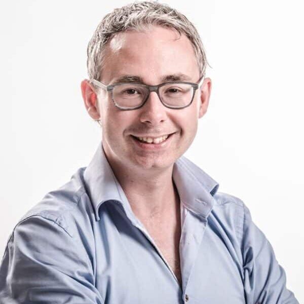 https://academie71.nl/wp-content/uploads/2025/06/Jochen-den-Ouden-©Bertil-van-Wieren-e1578668147893-600x600.jpg