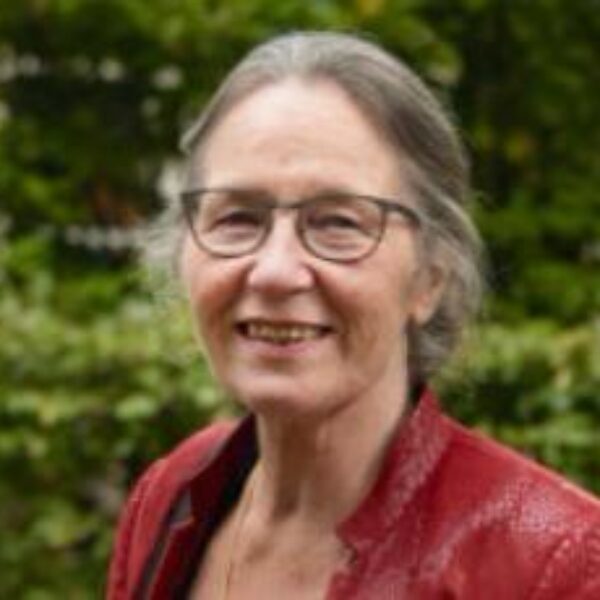 https://academie71.nl/wp-content/uploads/2025/06/foto-Lieke-van-Boven-rondleiding-Leidse-Hout-14-augustus-600x600.jpg