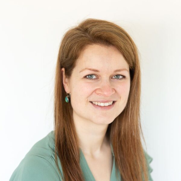 https://academie71.nl/wp-content/uploads/2026/03/Linda-van-Kooperen-Fotografie-IntoTalent-bedrijfsfotografie-WR-09-600x600.jpg