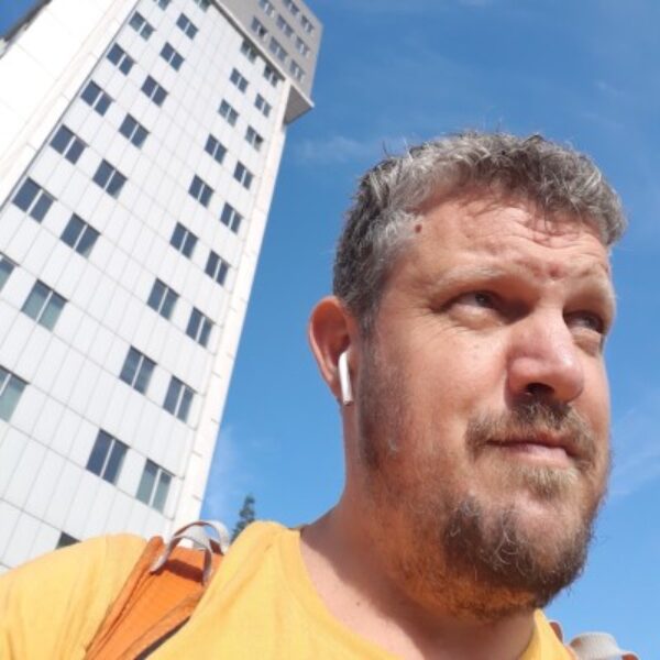 https://academie71.nl/wp-content/uploads/2026/04/geert-600x600.jpg