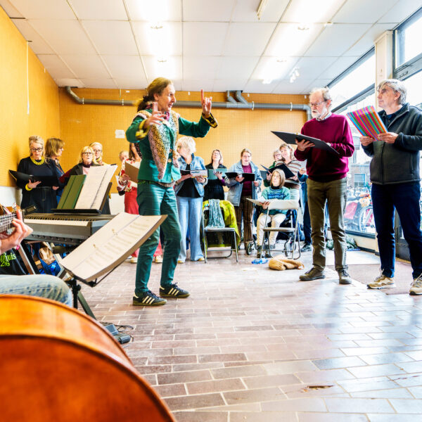 https://academie71.nl/wp-content/uploads/2026/08/Repetitie_voor_muziektheatervoorstelling_Vincent_van_Gogh_in_On-600x600.jpg